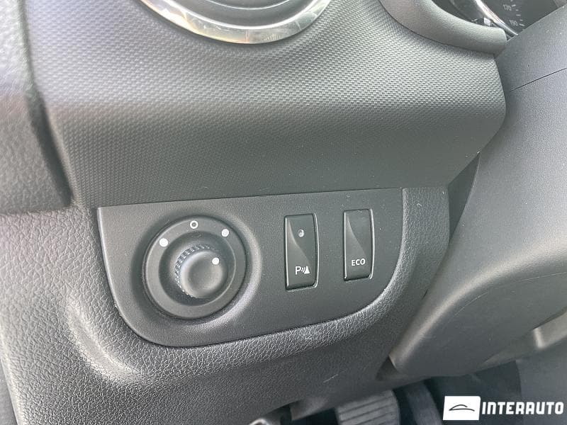 2016 Dacia Sandero — Miniatură 9