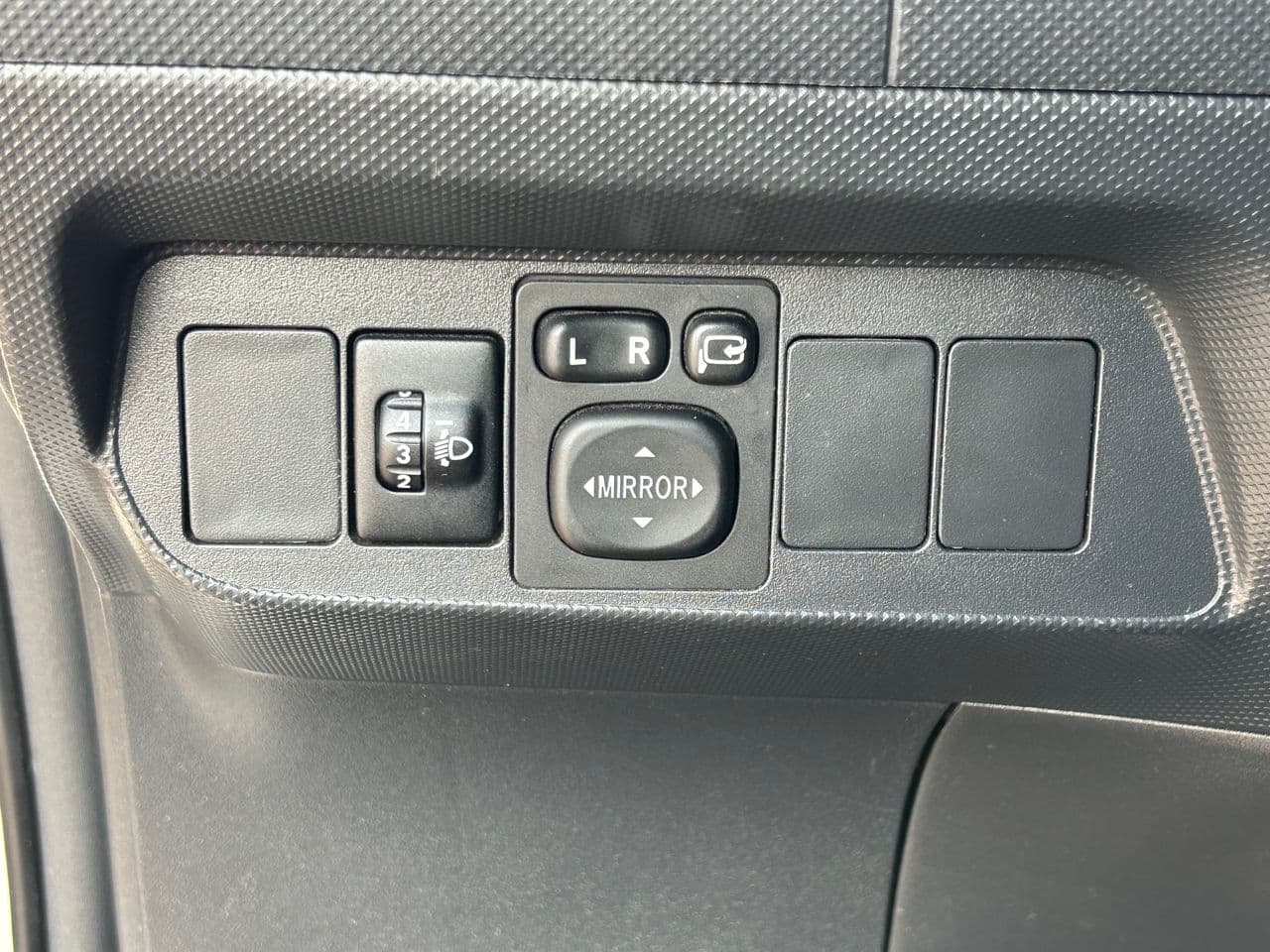 Toyota Auris 2012 — Миниатюра 8