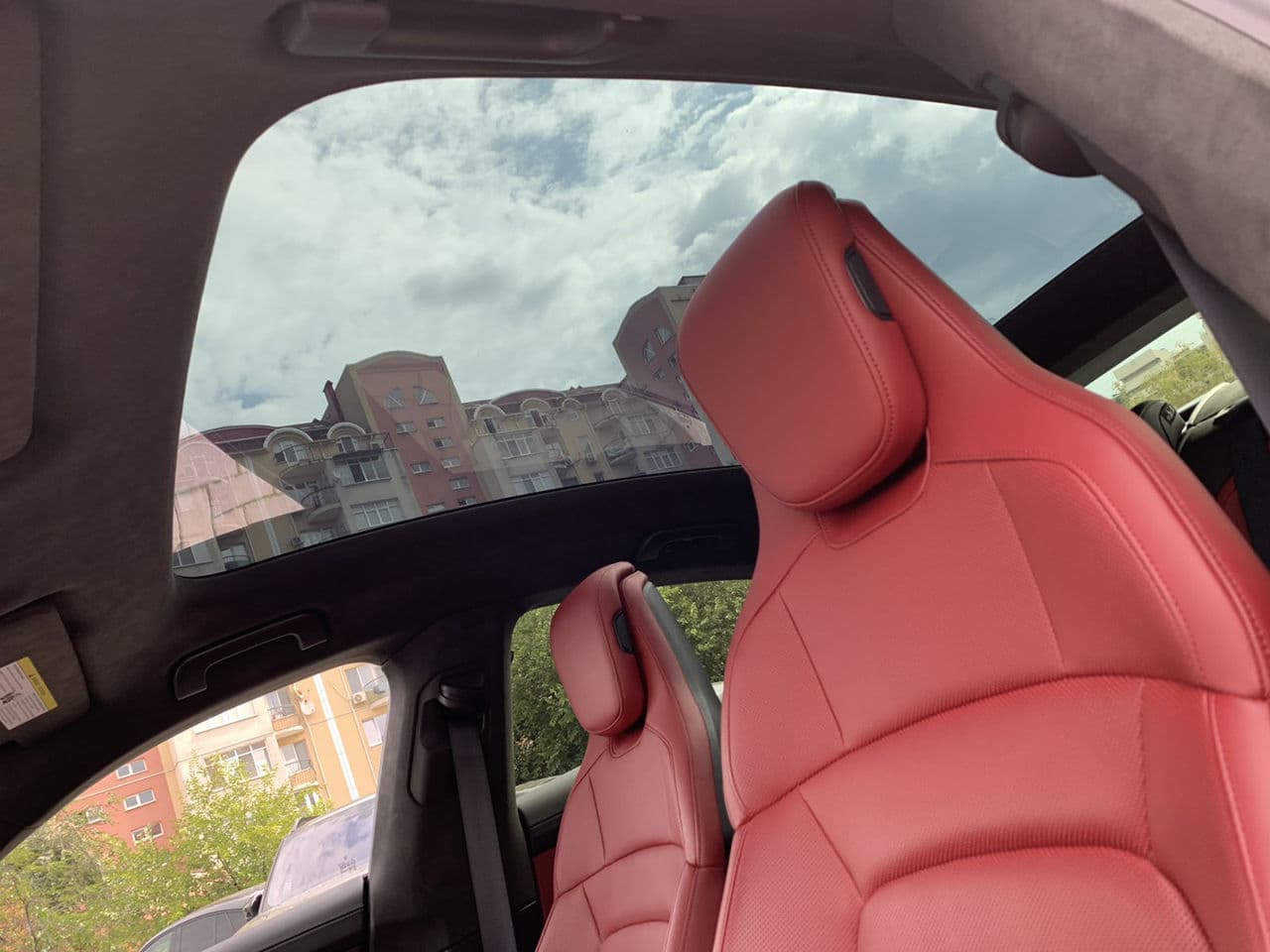 Porsche Taycan Turbo 2020 — Миниатюра 31