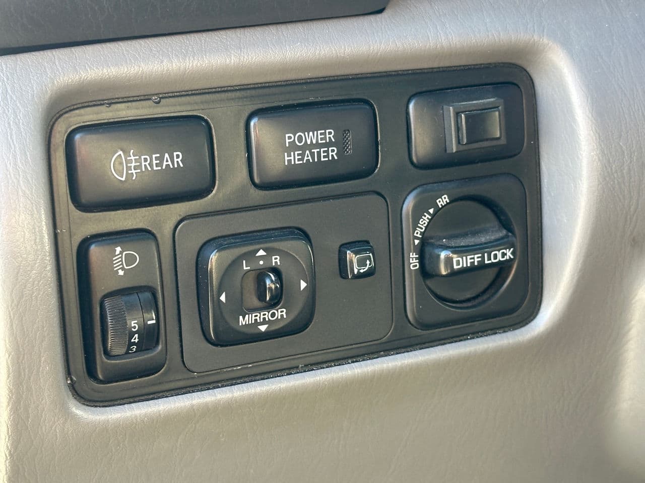 Toyota Land Cruiser 2001 — Миниатюра 17