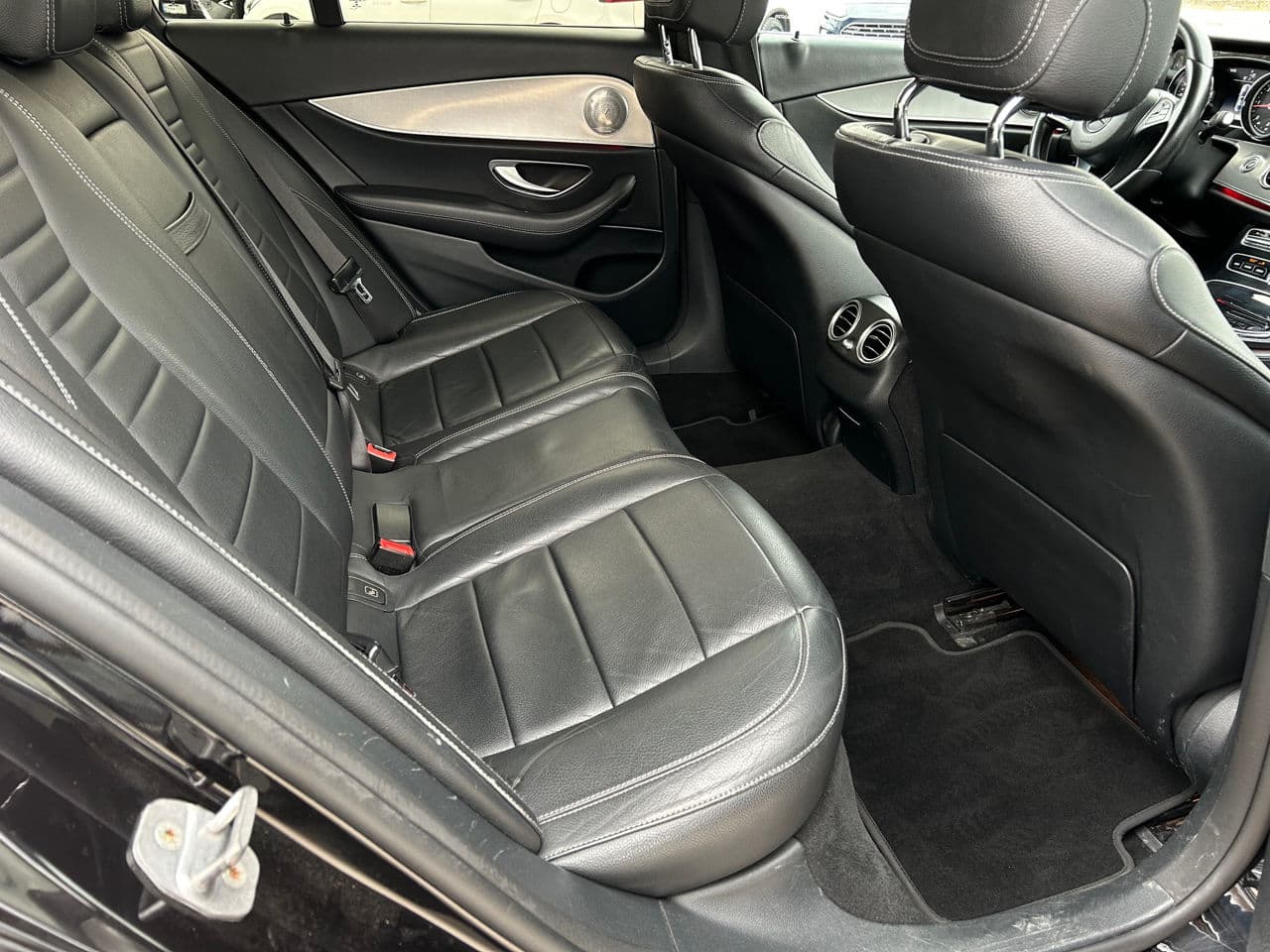 Mercedes E 220 2016 — Миниатюра 18
