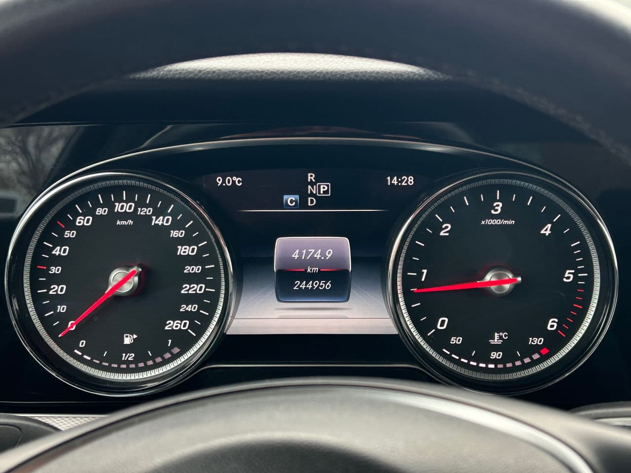 Mercedes E 220 2016 — Миниатюра 11