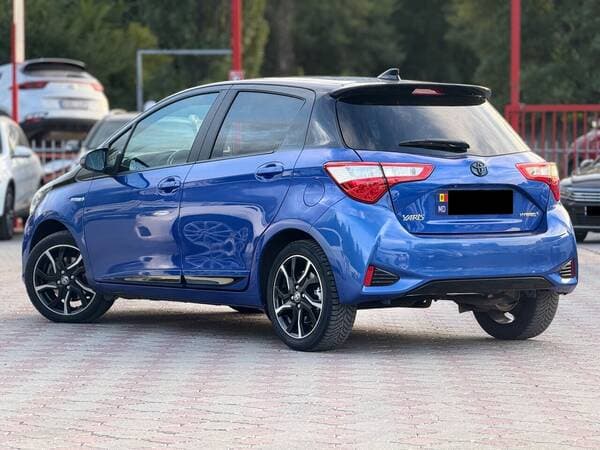 2018 Toyota Yaris — Miniatură 2