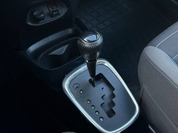 2018 Toyota Yaris — Miniatură 5