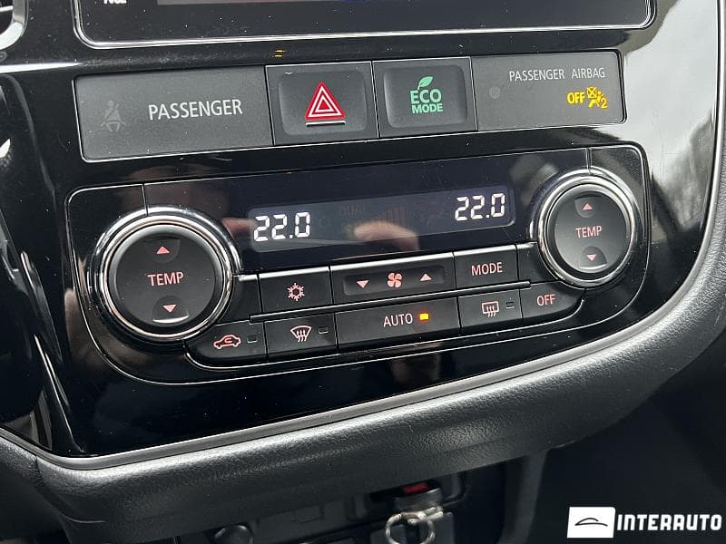 2018 Mitsubishi Outlander — Miniatură 12