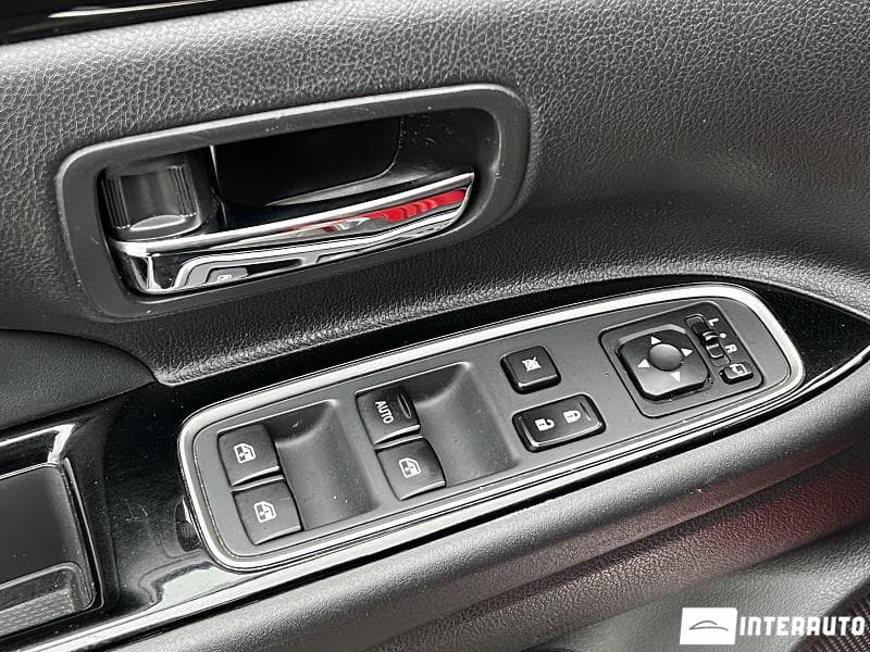 2018 Mitsubishi Outlander — Miniatură 13