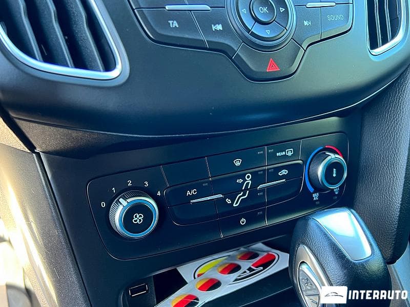 2015 Ford Focus — Miniatură 10