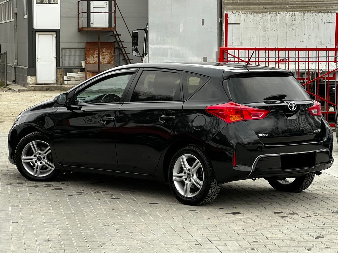 Toyota Auris 2013 — Миниатюра 2