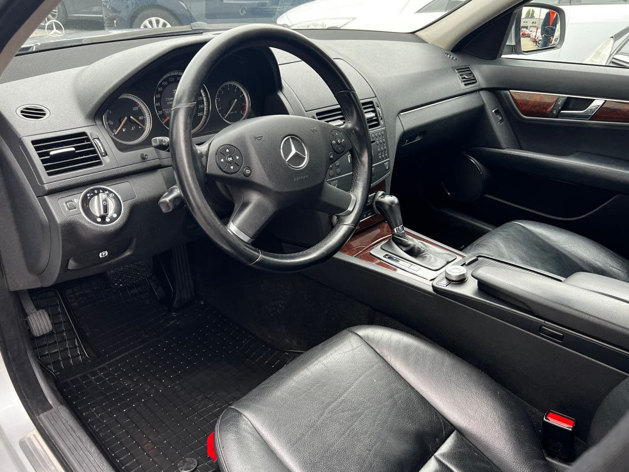 Mercedes C 200 2007 — Миниатюра 7