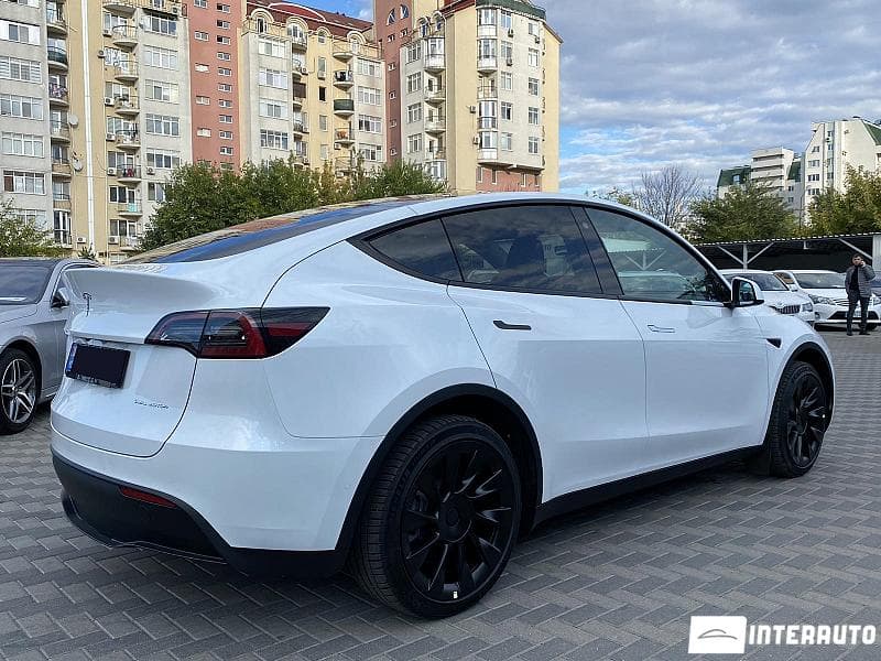 2022 Tesla Model Y — Miniatură 4
