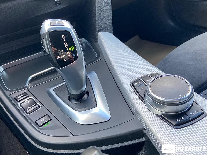 2017 BMW 320 GT — Miniatură 16