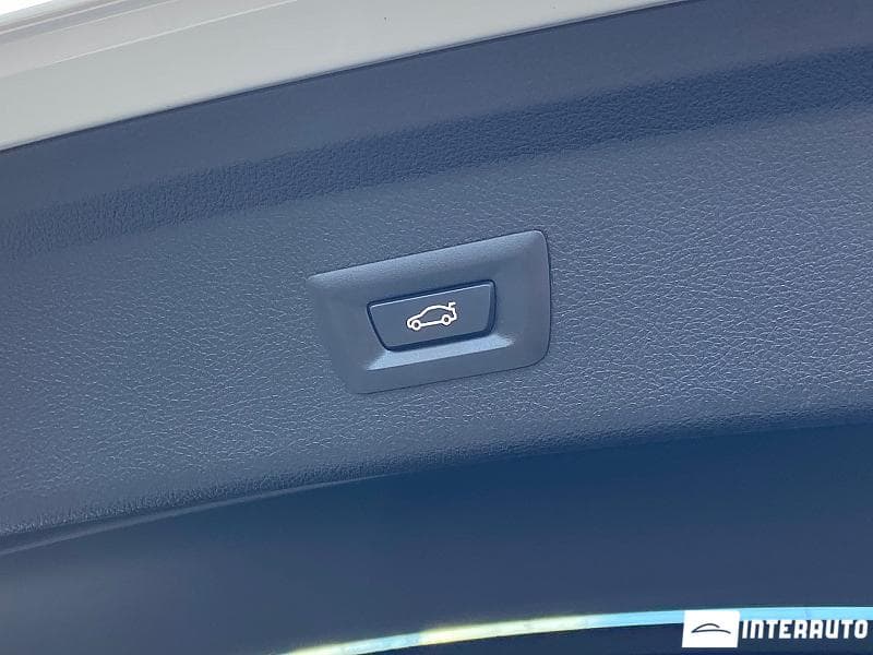 2017 BMW 320 GT — Miniatură 6
