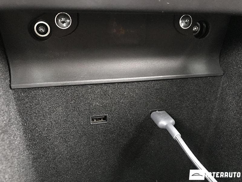 Tesla Model 3 2018 — Миниатюра 20