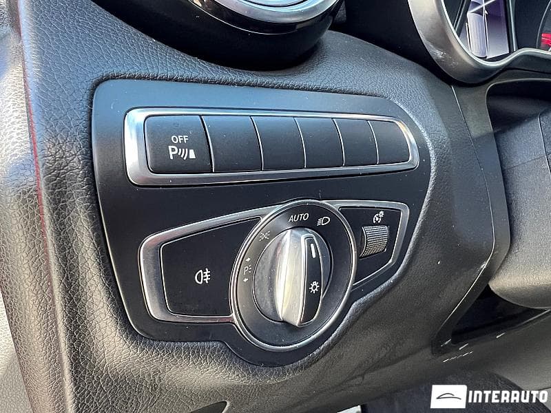 2017 Mercedes GLC 250d — Miniatură 16