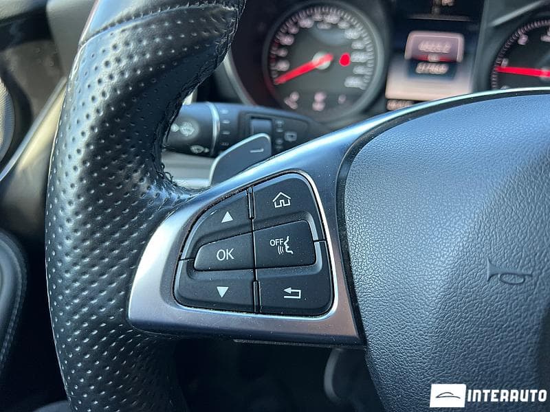 2017 Mercedes GLC 250d — Miniatură 13