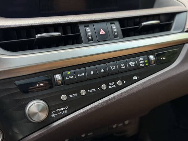 Lexus ES 300h 2021 — Миниатюра 13