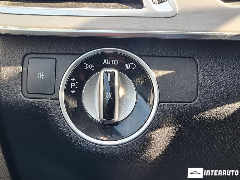 2015 Mercedes E 200 — Miniatură 13