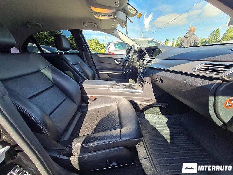 2015 Mercedes E 200 — Miniatură 14