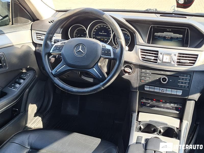 2015 Mercedes E 200 — Miniatură 6