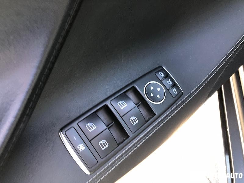 2016 Tesla Model S — Miniatură 8