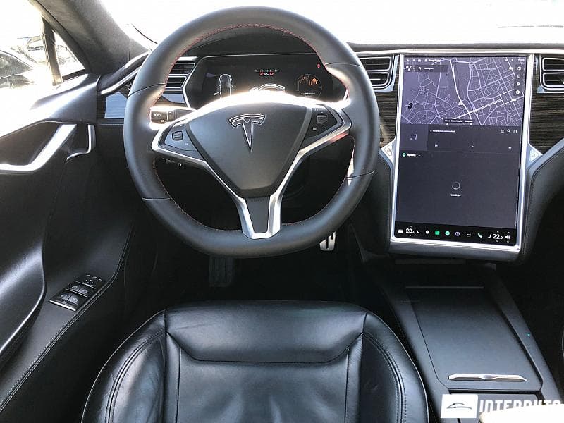 2016 Tesla Model S — Miniatură 9