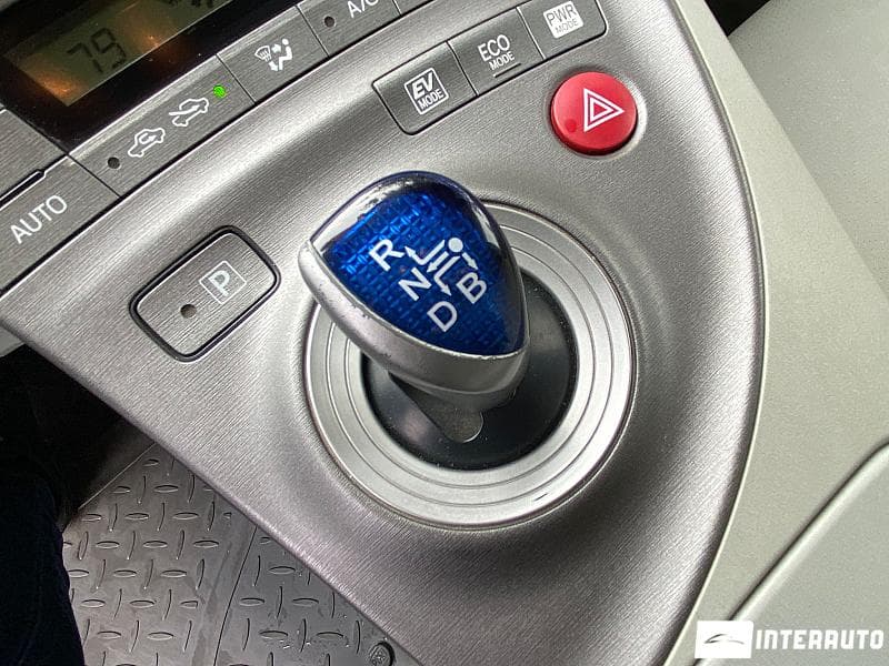 2012 Toyota Prius — Miniatură 11