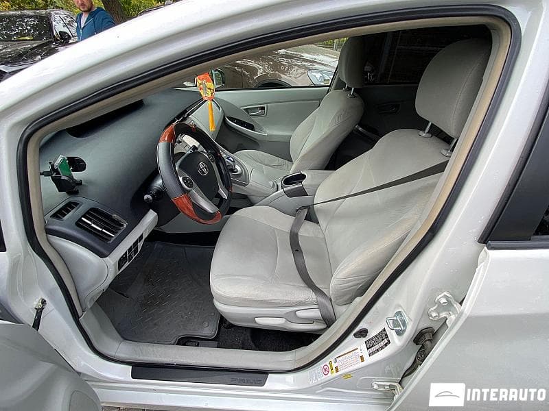 2012 Toyota Prius — Miniatură 7