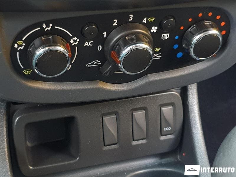 2014 Dacia Duster — Miniatură 11