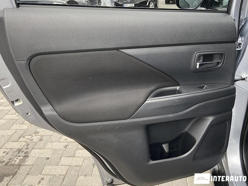 2014 Mitsubishi Outlander — Miniatură 15