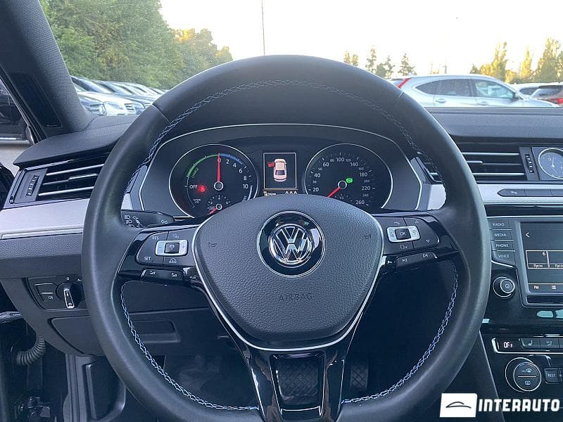 Volkswagen Passat GTE 2015 — Миниатюра 6