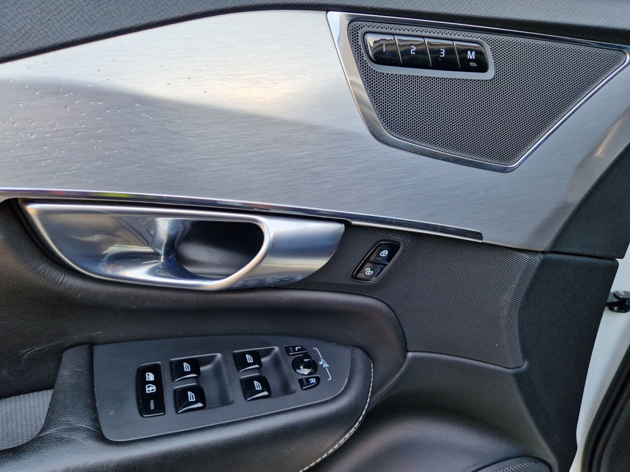 Volvo XC 90 2017 — Миниатюра 8