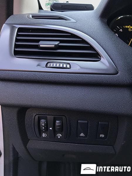 2012 Renault Megane — Miniatură 9