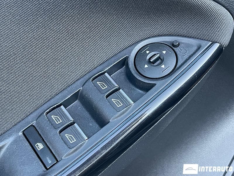 2016 Ford Focus — Miniatură 14