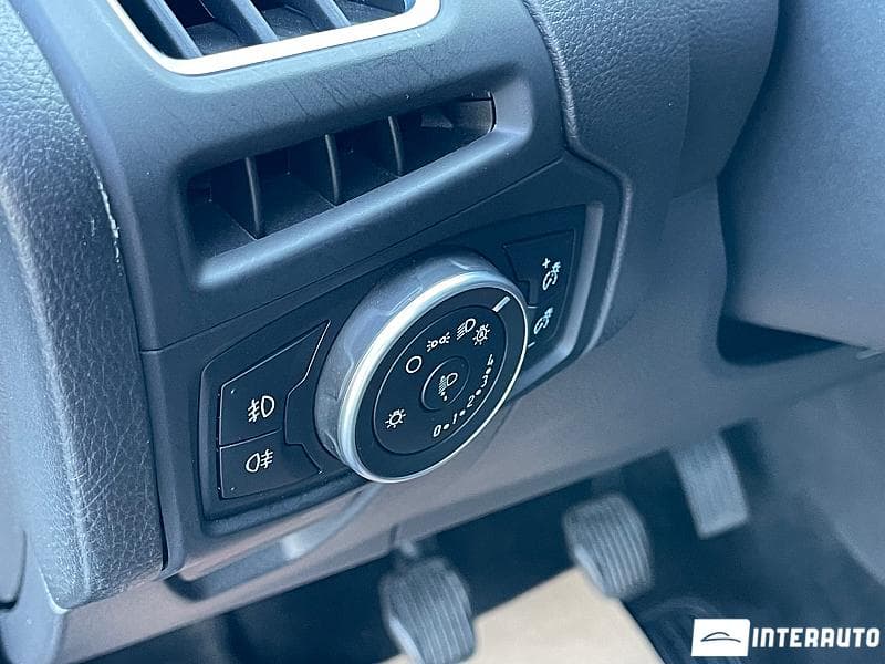 2016 Ford Focus — Miniatură 13
