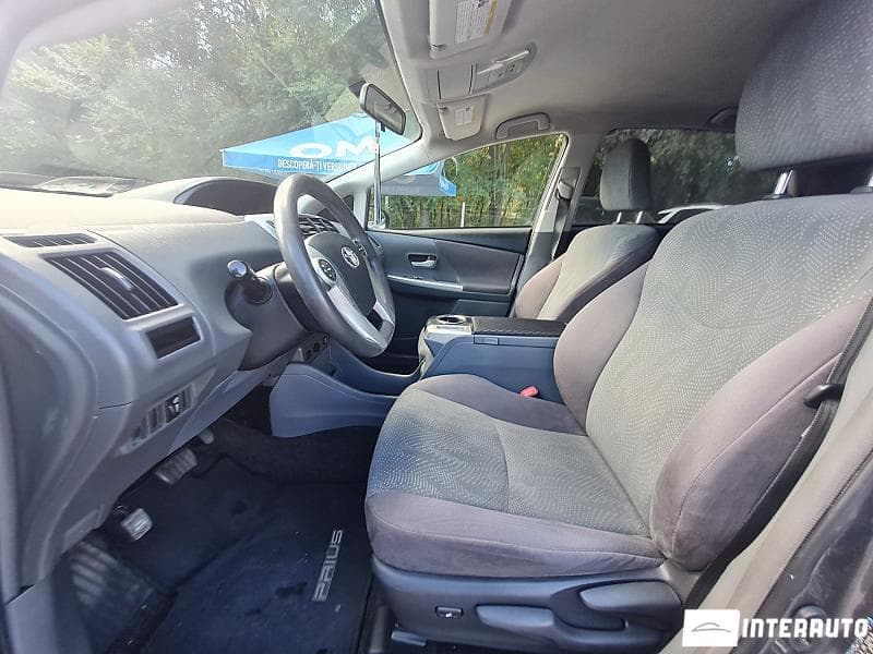 2013 Toyota Prius Plus / V — Miniatură 13