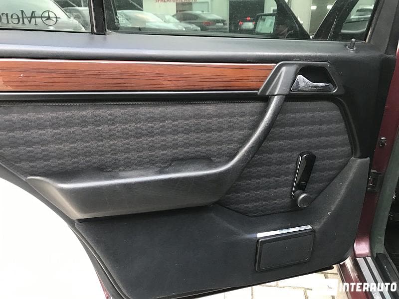 1991 Mercedes E 200 — Miniatură 14