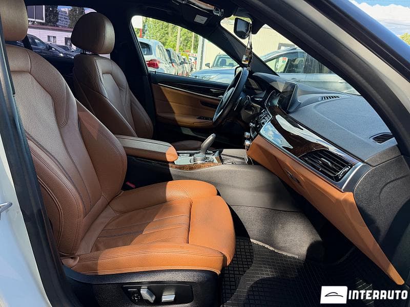 2017 BMW 540 — Miniatură 16