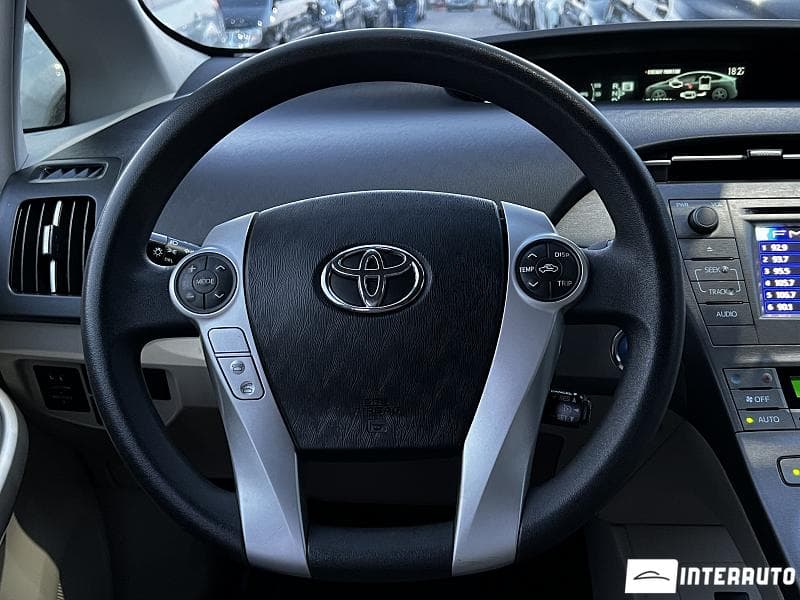 2011 Toyota Prius — Miniatură 8