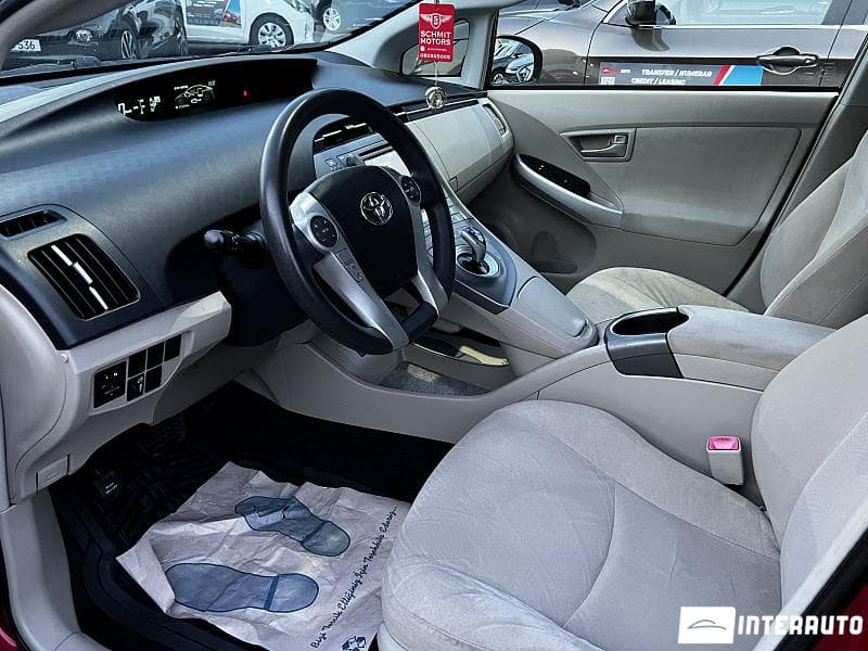 2011 Toyota Prius — Miniatură 5