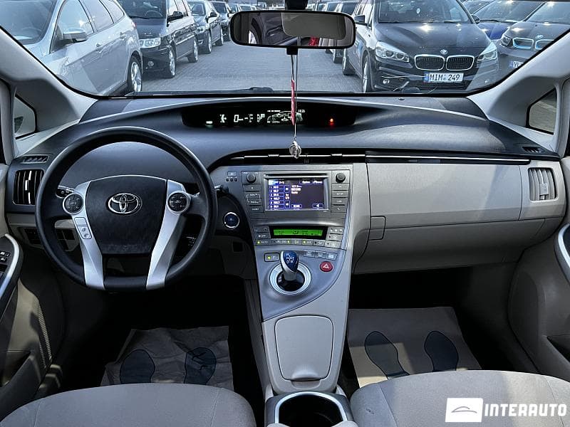 2011 Toyota Prius — Miniatură 6