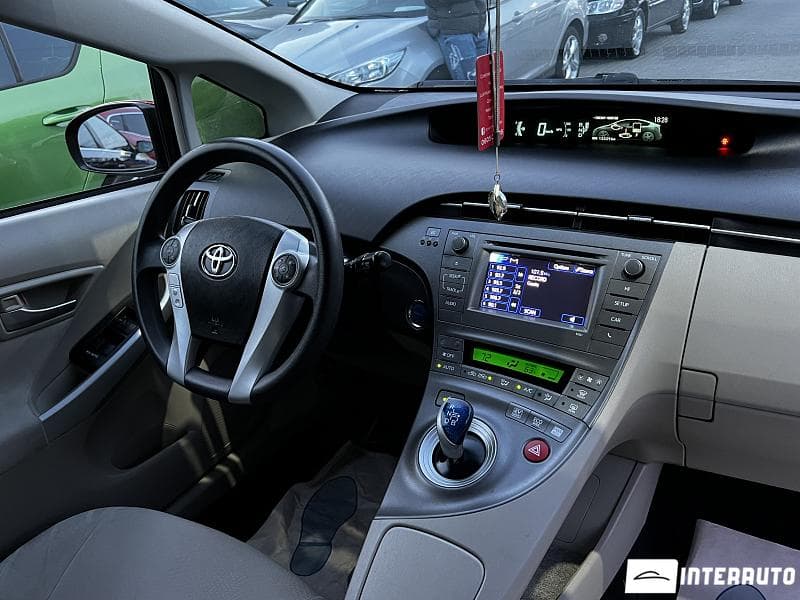 2011 Toyota Prius — Miniatură 7