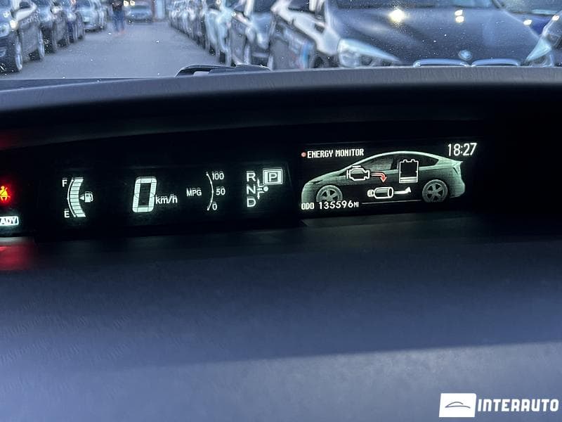 2011 Toyota Prius — Miniatură 9