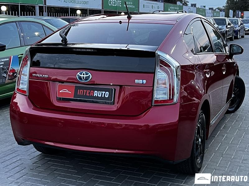 2011 Toyota Prius — Miniatură 4