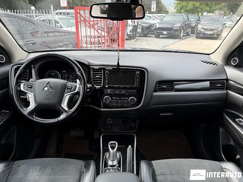 Mitsubishi Outlander 2015 — Миниатюра 9
