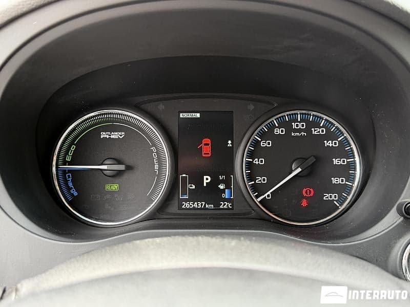 Mitsubishi Outlander 2015 — Миниатюра 11