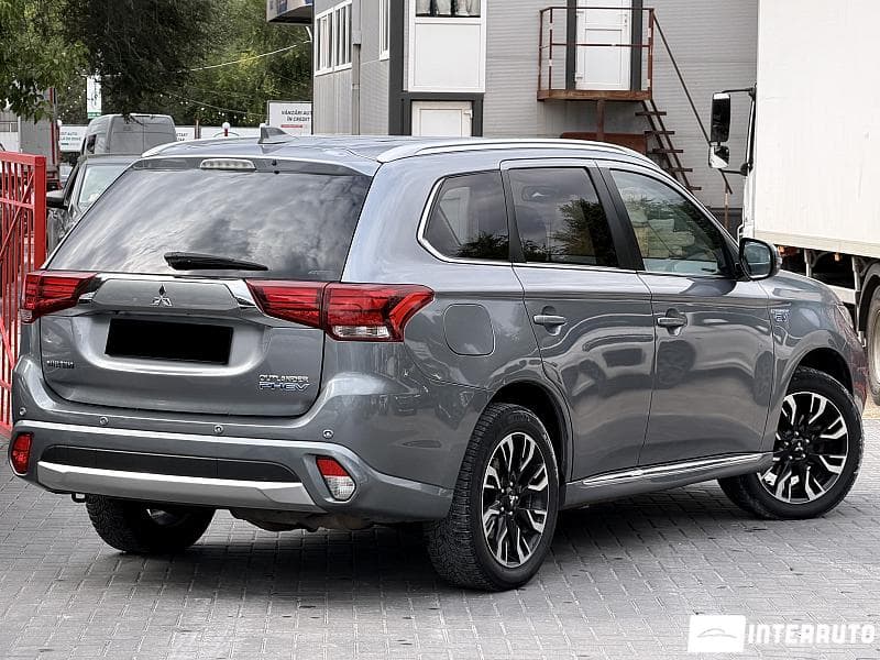Mitsubishi Outlander 2015 — Миниатюра 4