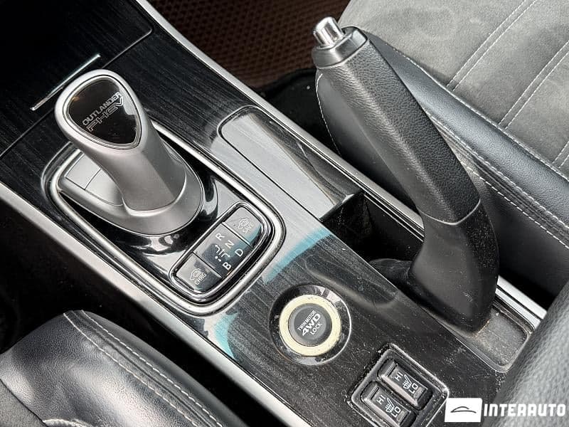 Mitsubishi Outlander 2015 — Миниатюра 14