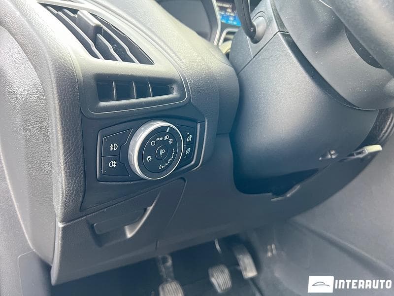 2017 Ford Focus — Miniatură 7
