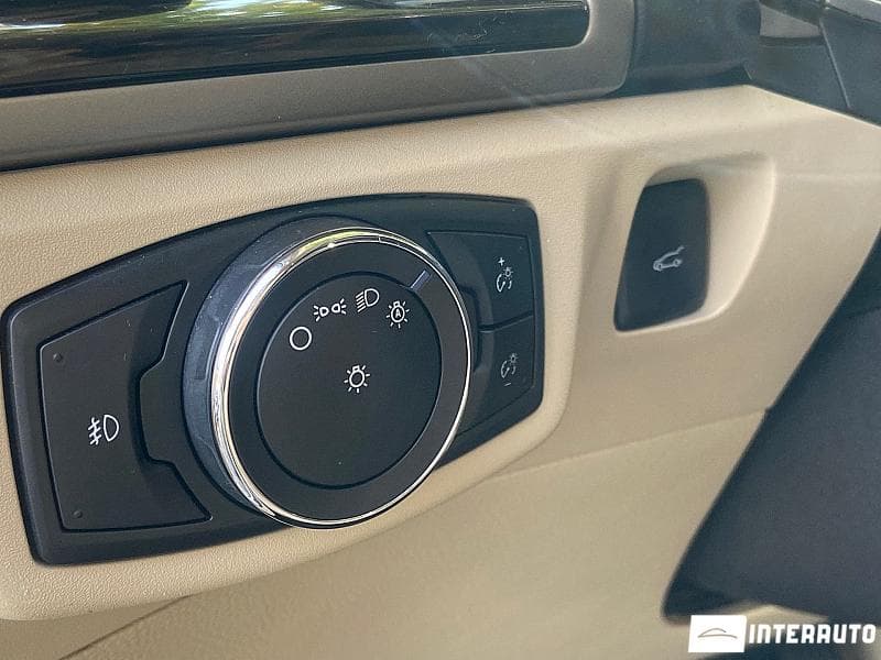 2016 Ford Fusion — Miniatură 8