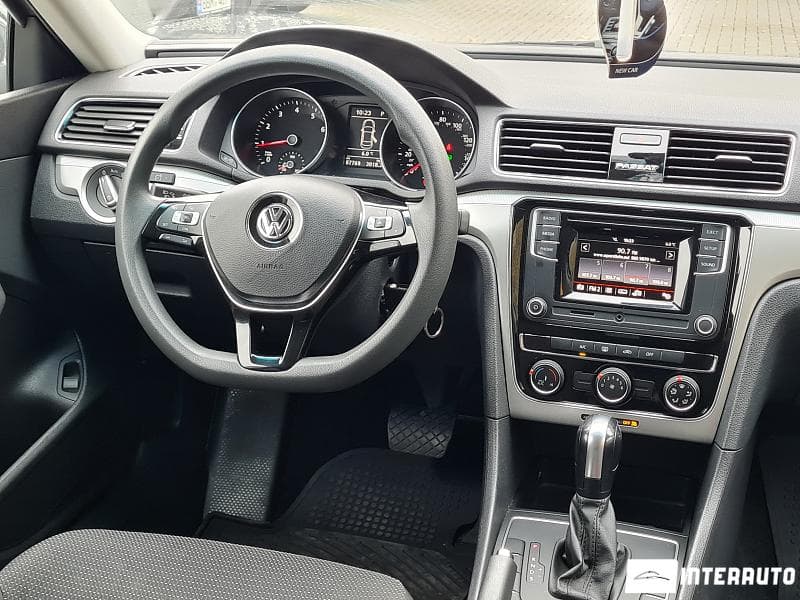 2018 Volkswagen Passat — Miniatură 10